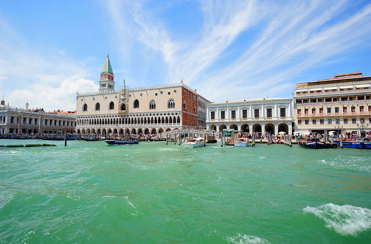 Doge's Palace in Venice, Italy Doge's Palace in Venice, Italy